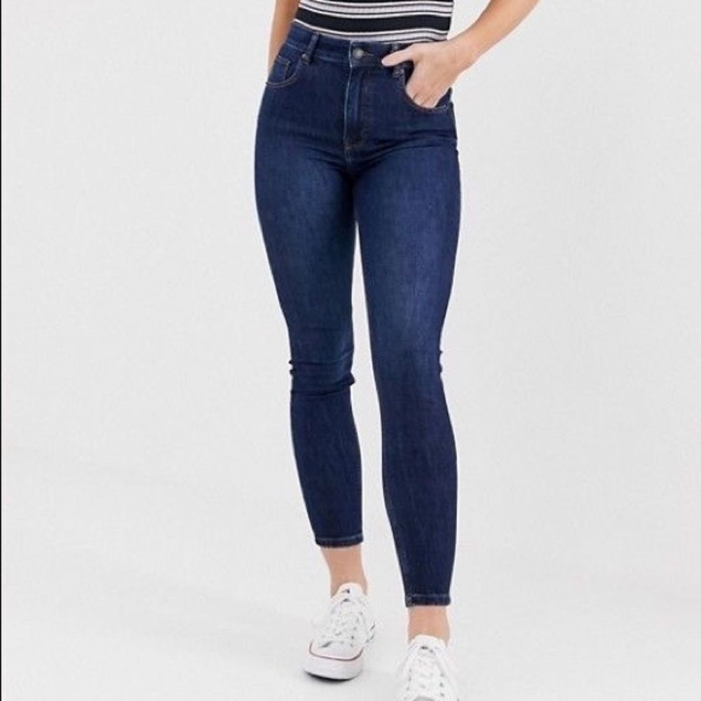 American Eagle Outfitters High-Rise Dark Blue  Button Fly Skinny jeans 4 short🍓